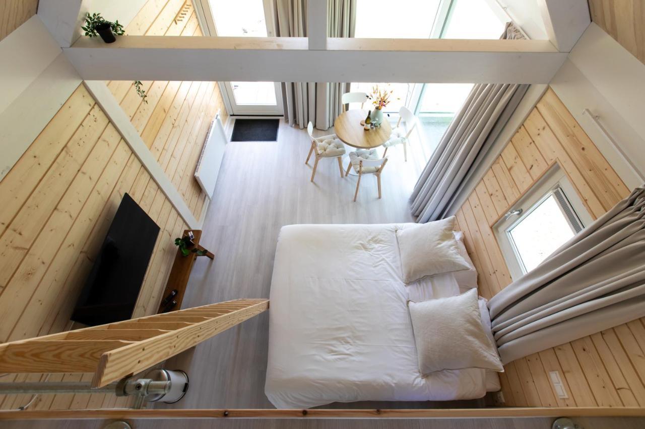 Tiny house - vakantiepark de Schreiershoek Dokkum Buitenkant foto
