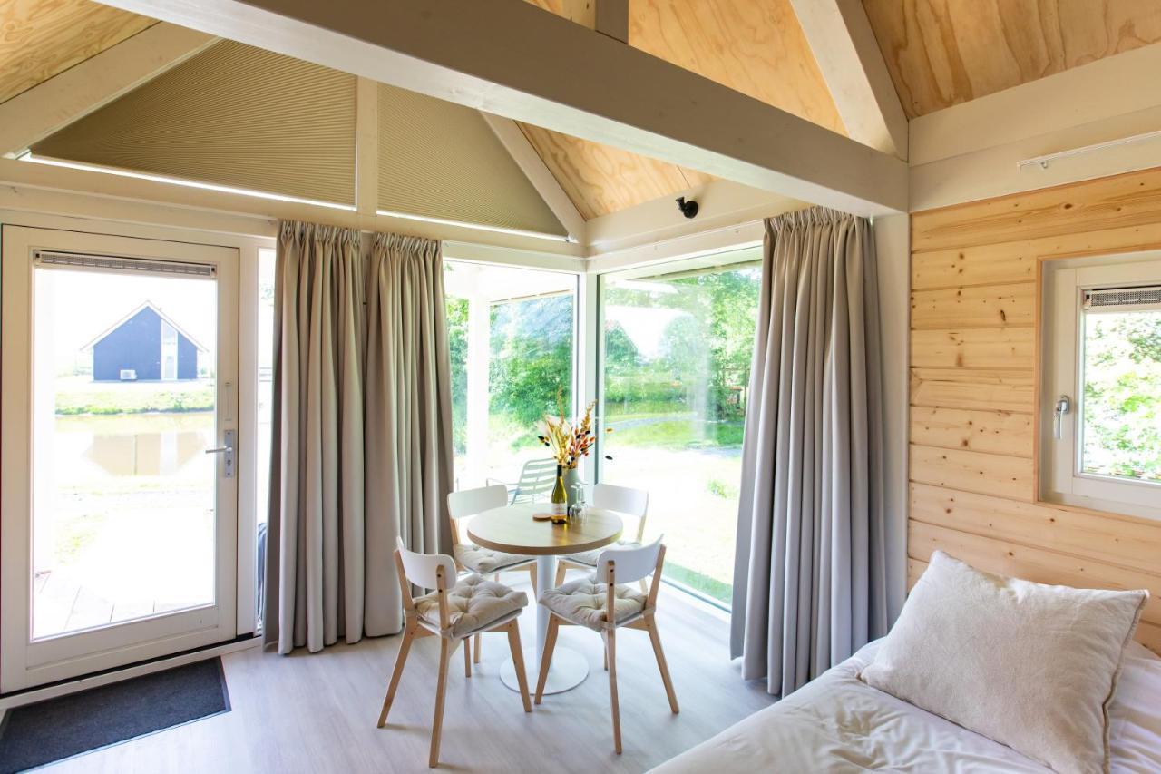 Tiny house - vakantiepark de Schreiershoek Dokkum Buitenkant foto